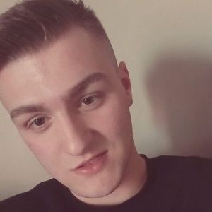 Meet your Posher, Troy